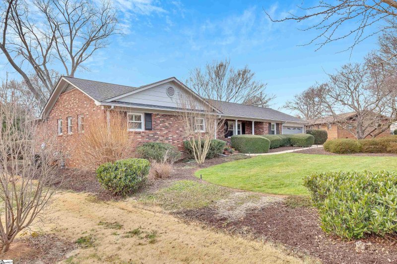 Property image 2 at 106 Chateau Drive, Greenville, SC 29615