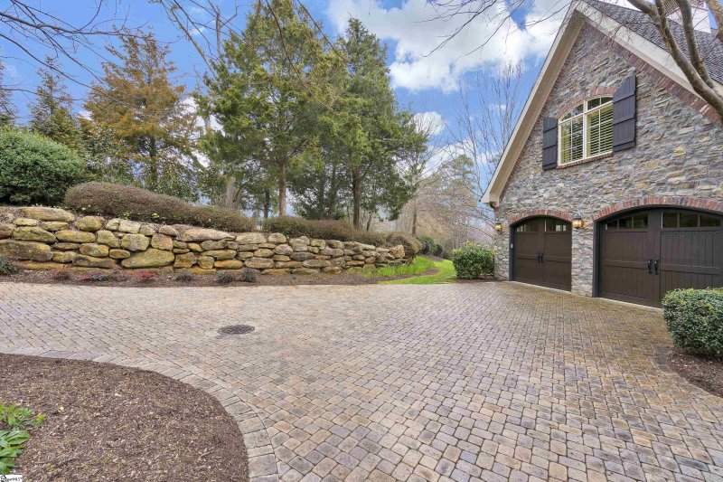 Property image 2 at 127 Poplar Hill Lane, Greenville, SC 29615