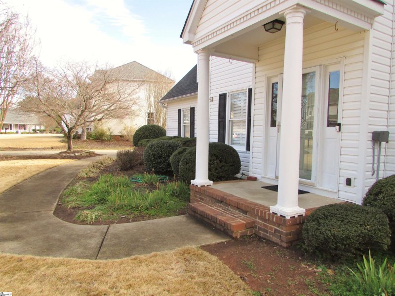 Property image 4 at 15 Chariot Lane, Simpsonville, SC 29681