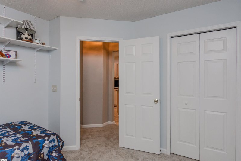 Property image 4 at 10 Hartwell Drive, Simpsonville, SC 29681