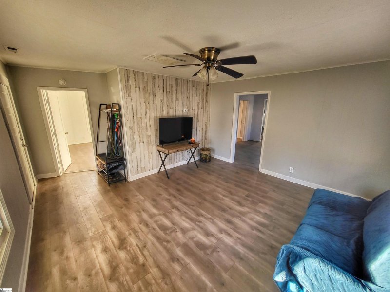 Property image 3 at 519 Woodruff Street, Woodruff, SC 29388