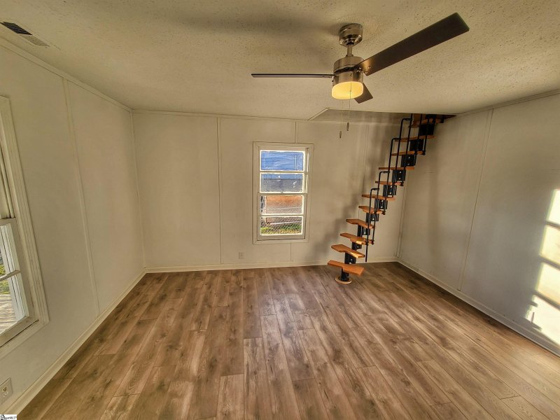 Property image 5 at 519 Woodruff Street, Woodruff, SC 29388