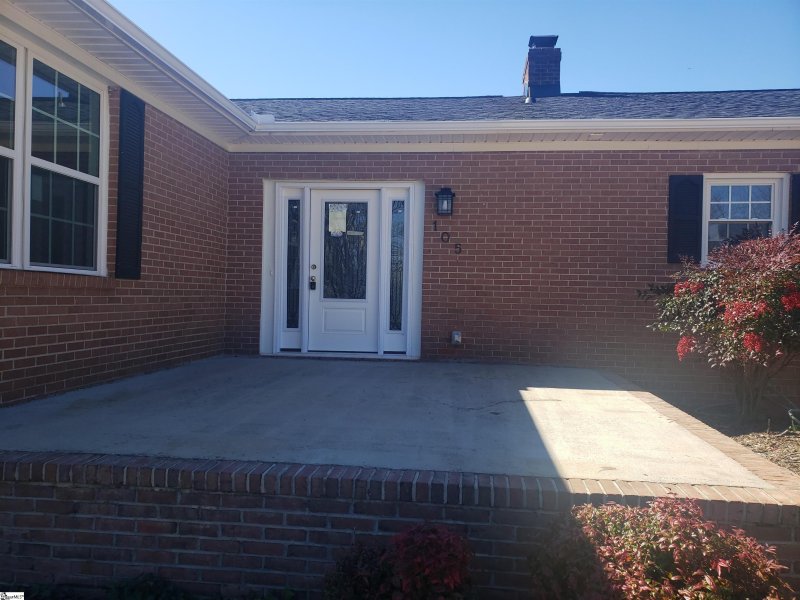 Property image 2 at 105 Oakdale Avenue, Greer, SC 29651