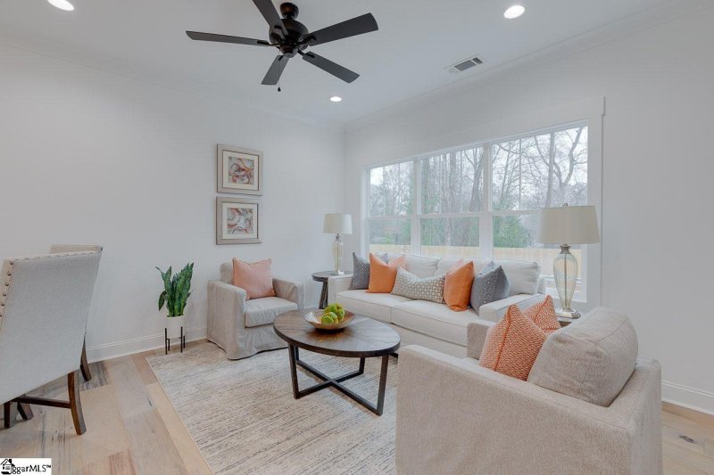 Property image 3 at 130 Lilia Hill Circle, Greenville, SC 29607