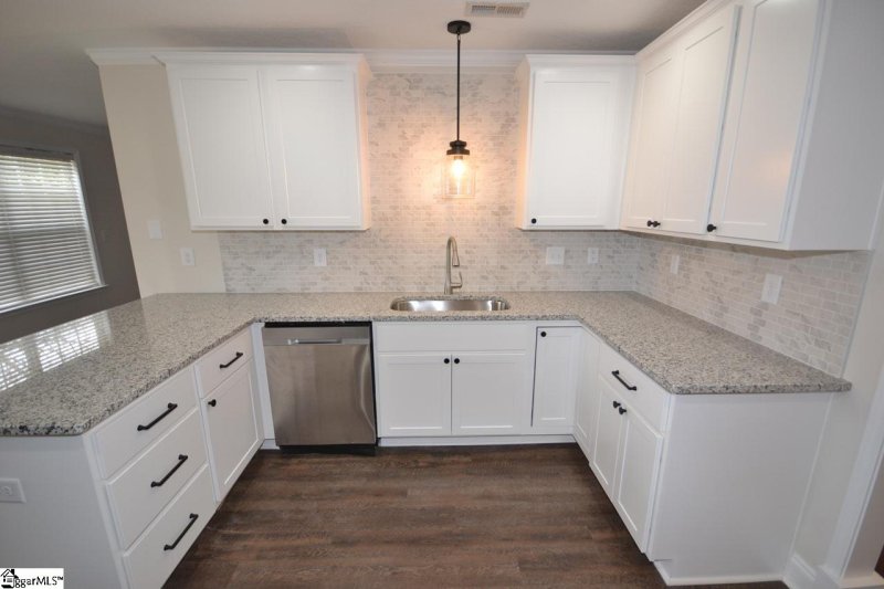 Property image 5 at 100 Cotton Hill Lane, Greer, SC 29651