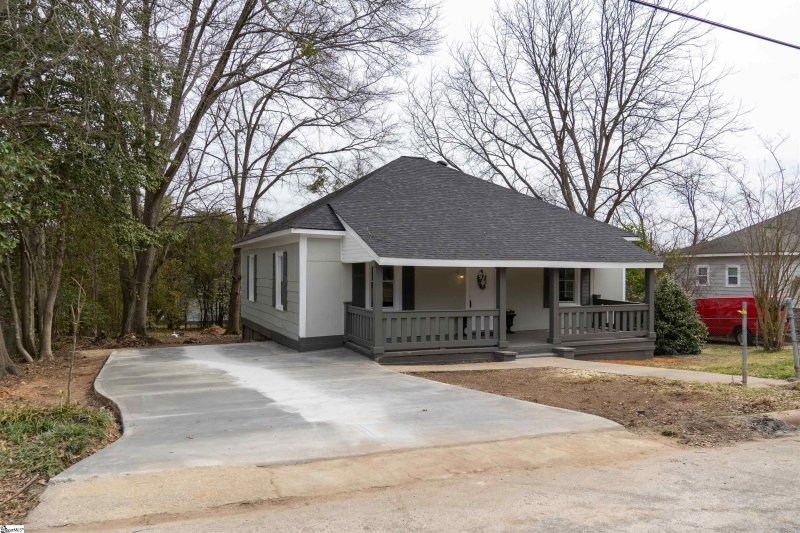 Property image 2 at 21 4th Avenue, Greenville, SC 29611