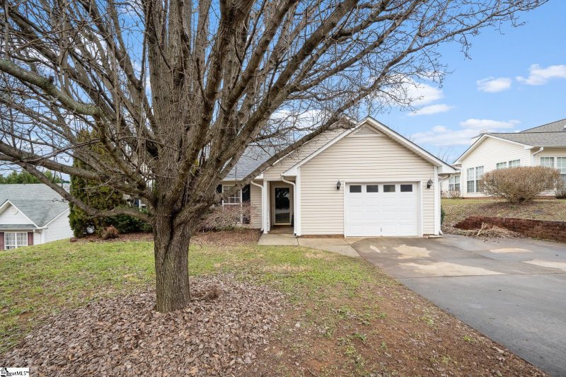 Property image 2 at 202 Pheasant Ridge Drive, Taylors, SC 29687