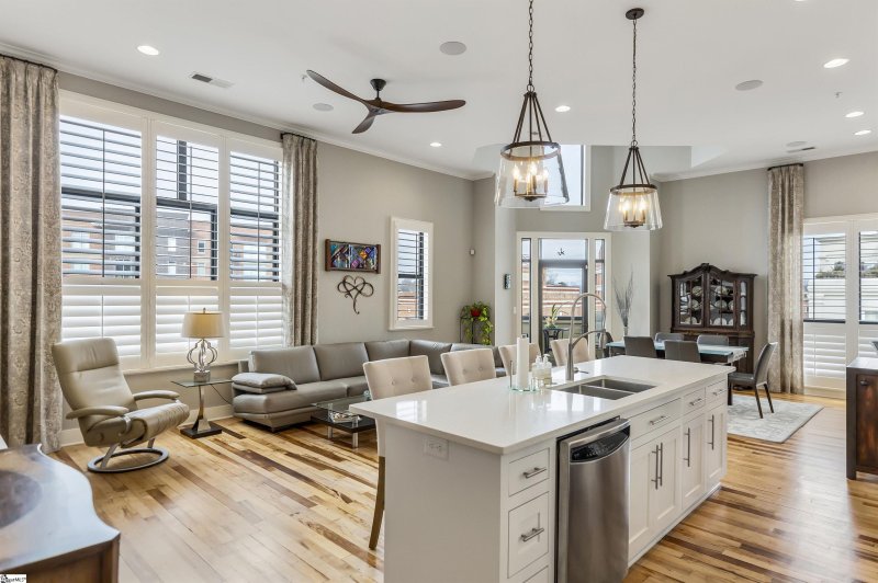 Property image 5 at 101 W Court Street, Greenville, SC 29601-2692