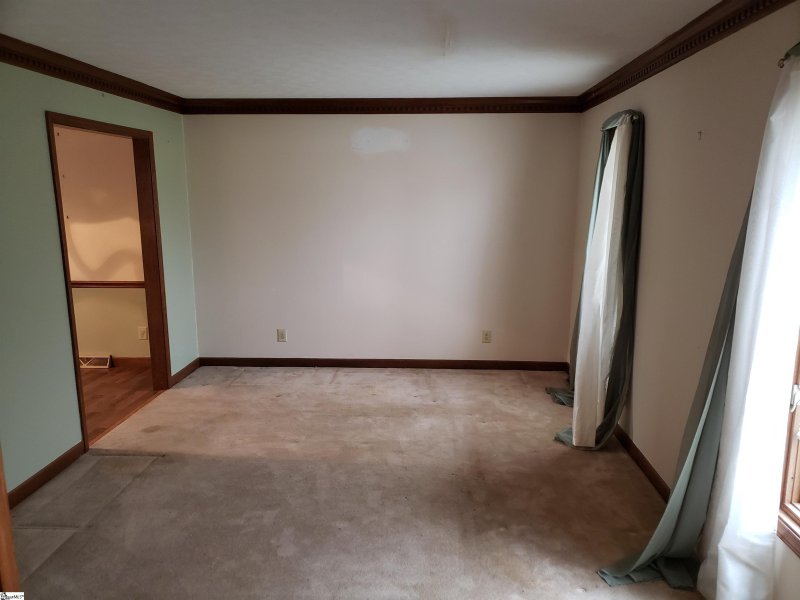 Property image 2 at 100 woodview Drive, Taylors, SC 29687-4511