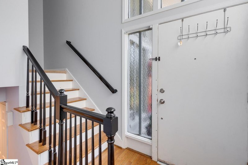 Property image 2 at 82 Briarview Circle, Greenville, SC 29615