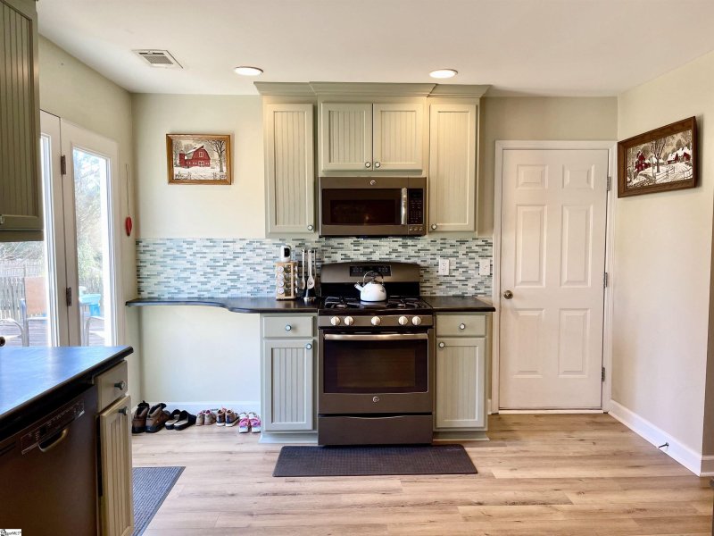 Property image 5 at 105 Cobb Hall Court, Greenville, SC 29607