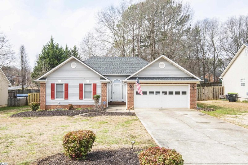 Property image 2 at 113 Riverrun Drive, Spartanburg, SC 29303