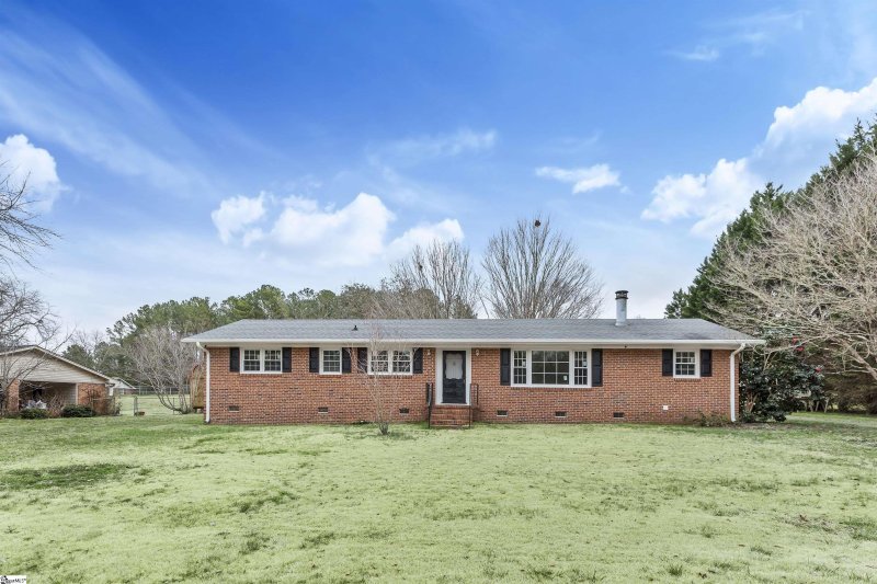 Property image 2 at 2 Shirley Drive, Williamston, SC 29697-2034