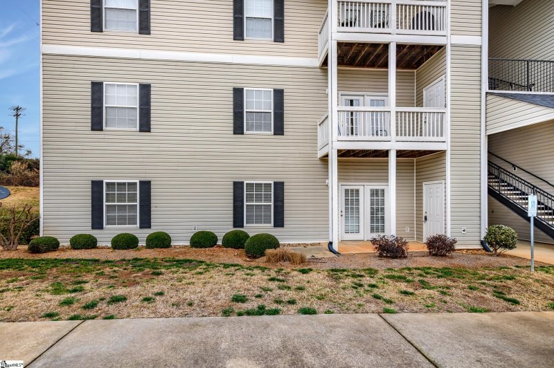 Property image 2 at 601 Mckenna Circle, Greenville, SC 29615