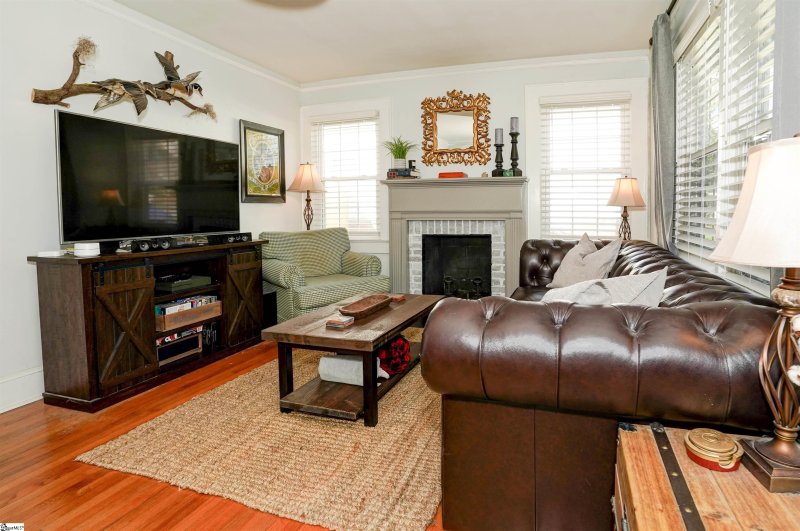 Property image 3 at 16 Brookdale Avenue, Greenville, SC 29607