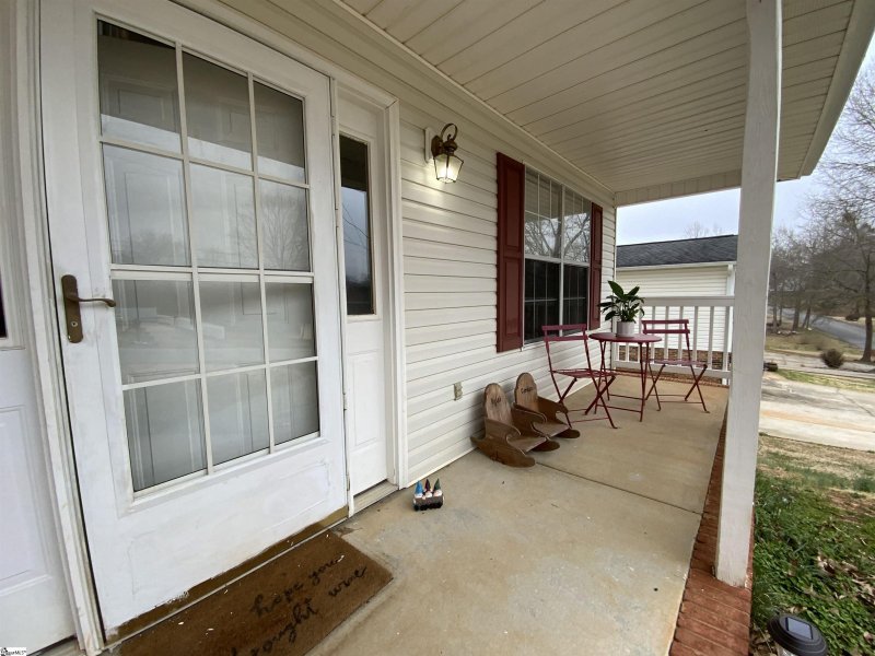 Property image 2 at 112 W Celestial Drive, Greer, SC 29651