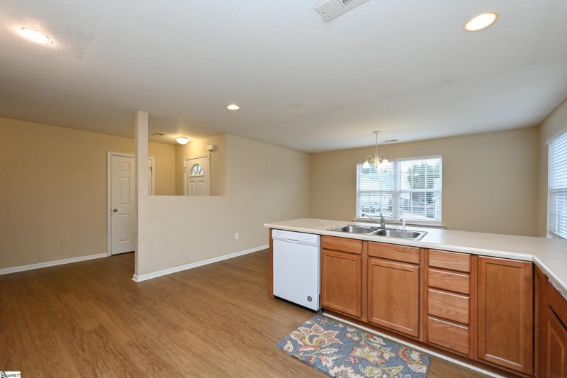 Property image 3 at 8 Landing Lane, Simpsonville, SC 29681