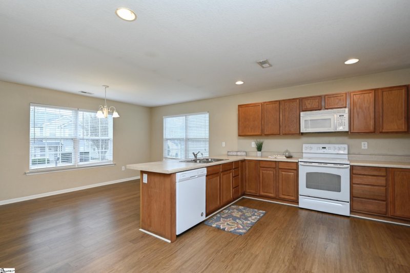 Property image 4 at 8 Landing Lane, Simpsonville, SC 29681