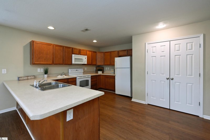 Property image 5 at 8 Landing Lane, Simpsonville, SC 29681