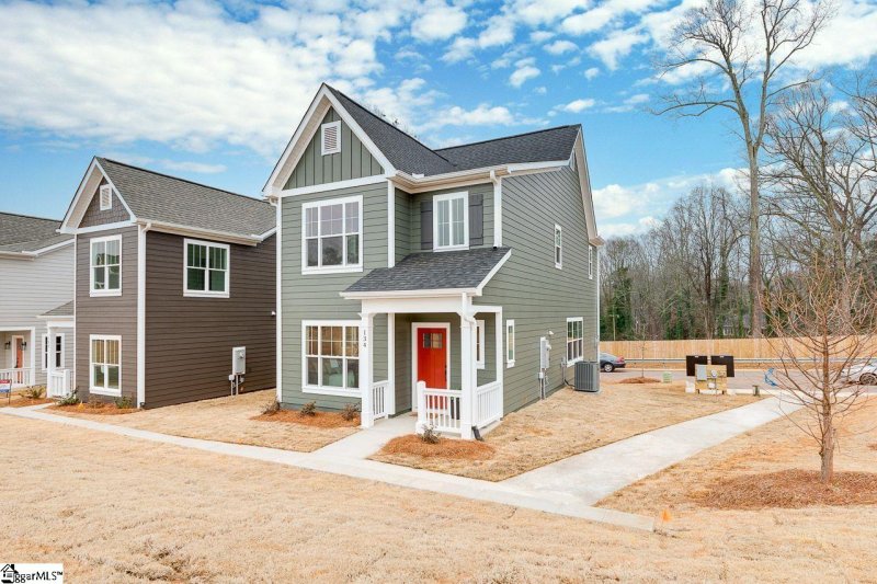 Property image 2 at 134 Lilia Hill Circle, Greenville, SC 29607