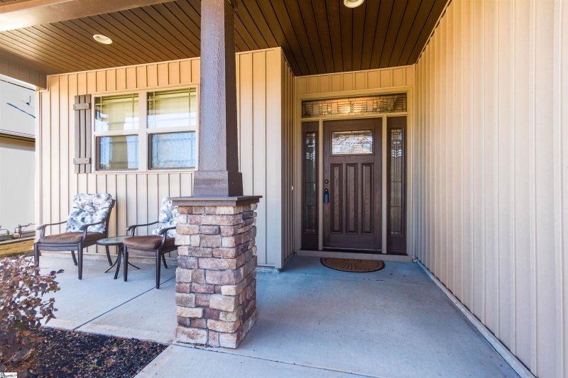 Property image 2 of 529 Ashler Drive in Greystone Cottages, Greer, SC 29650