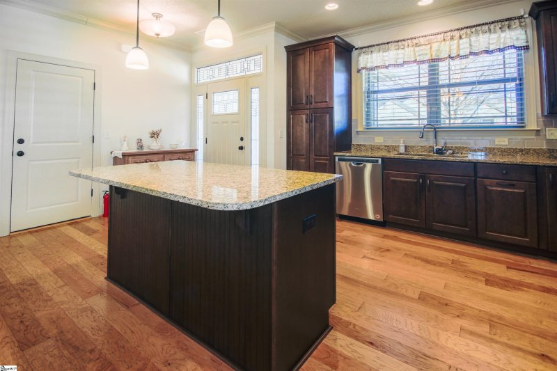 Property image 5 of 529 Ashler Drive in Greystone Cottages, Greer, SC 29650