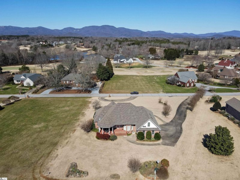 Property image 2 at 135 Glen Eagles Road, Campobello, SC 29322