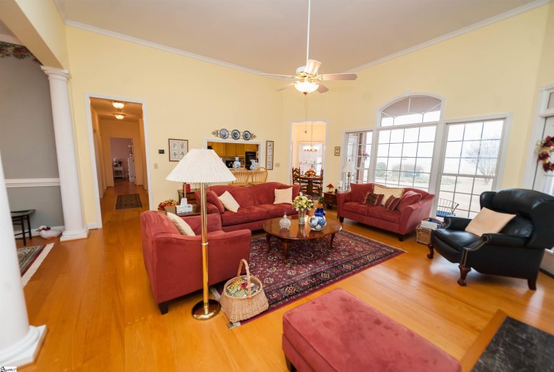 Property image 5 at 135 Glen Eagles Road, Campobello, SC 29322