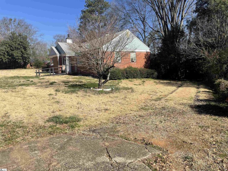 Property image 5 at 8 Glenwood Lane, Greenville, SC 29605