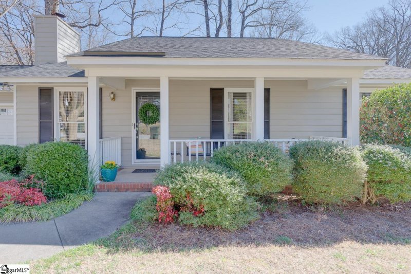 Property image 4 at 1061 Summit Drive, Greenville, SC 29609