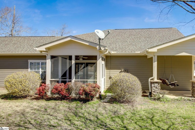 Property image 4 at 301 Shallows Drive, Taylors, SC 29687