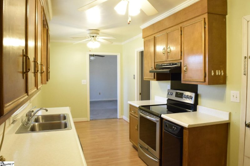 Property image 2 at 119 Bedford Drive, Taylors, SC 28687