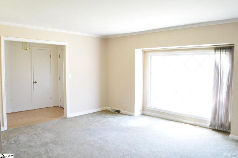 Property image 3 at 119 Bedford Drive, Taylors, SC 28687