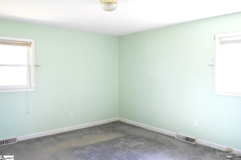 Property image 4 at 119 Bedford Drive, Taylors, SC 28687