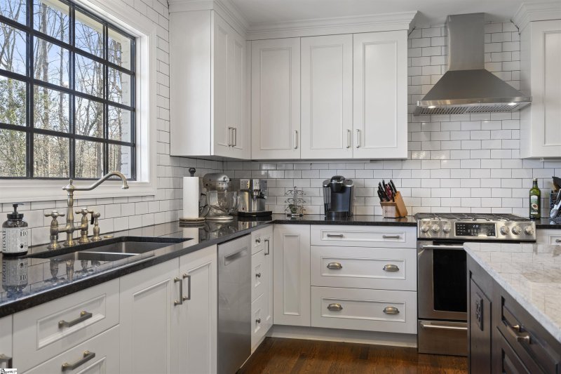 Property image 5 at 409 Rockmont Road, Greenville, SC 29615