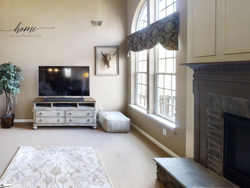 Property image 4 at 10 Modesto Lane, Simpsonville, SC 29681