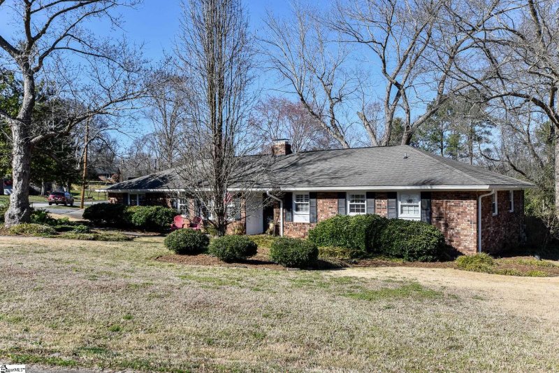 Property image 2 at 100 Iverson Street, Greenville, SC 29615
