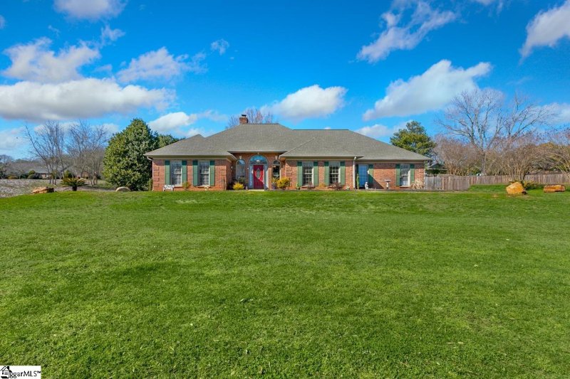 Property image 3 at 121 Twin Lakes Drive, Moore, SC 29369