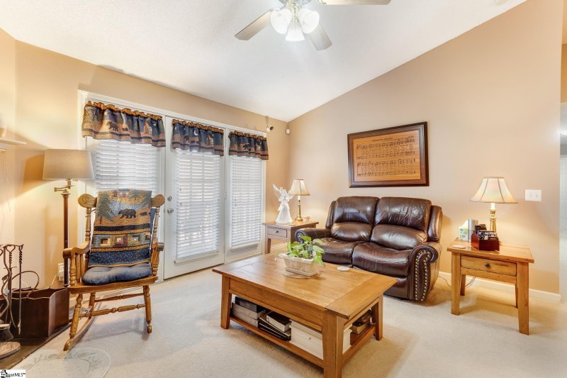 Property image 3 at 807 Pelham Square Way, Greer, SC 29650