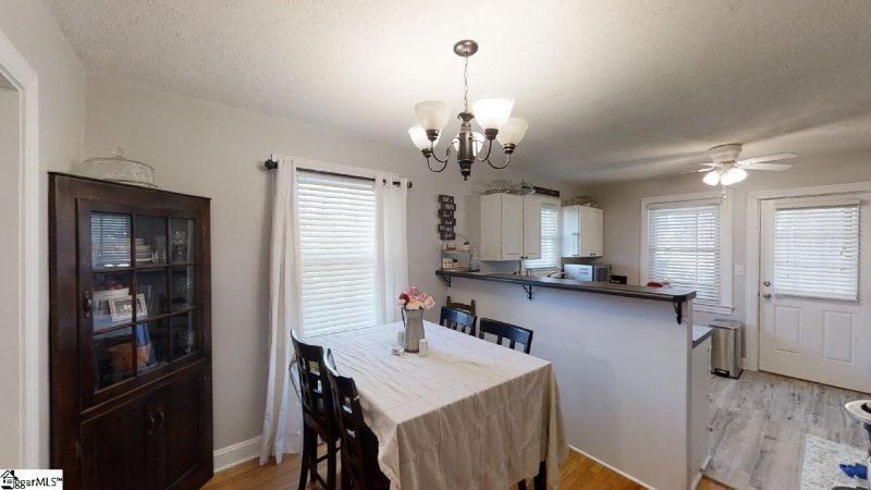 Property image 4 at 75 Crestview Drive, Greenville, SC 29609