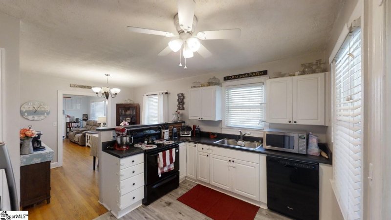 Property image 5 at 75 Crestview Drive, Greenville, SC 29609