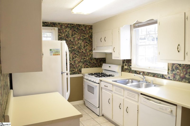 Property image 3 at 48 Brookside Circle, Greenville, SC 29609