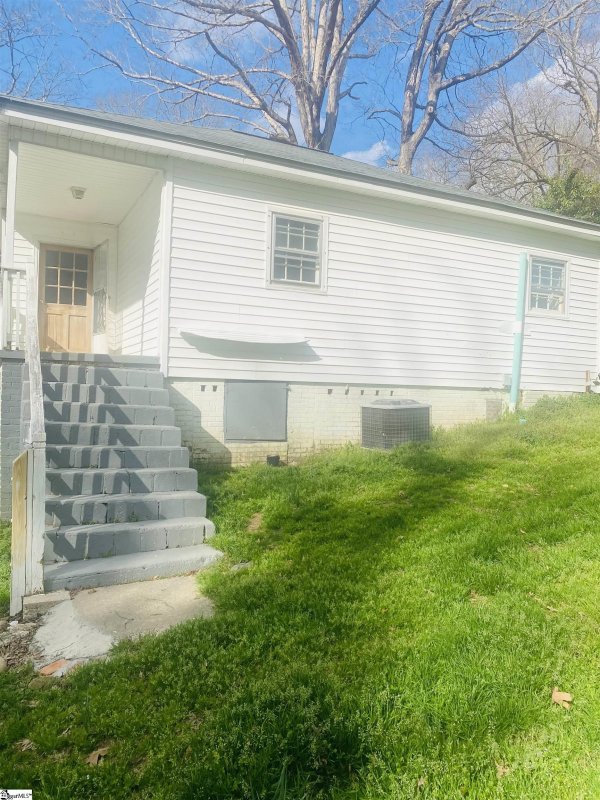 Property image 2 at 124 Cobb Street, Easley, SC 29640