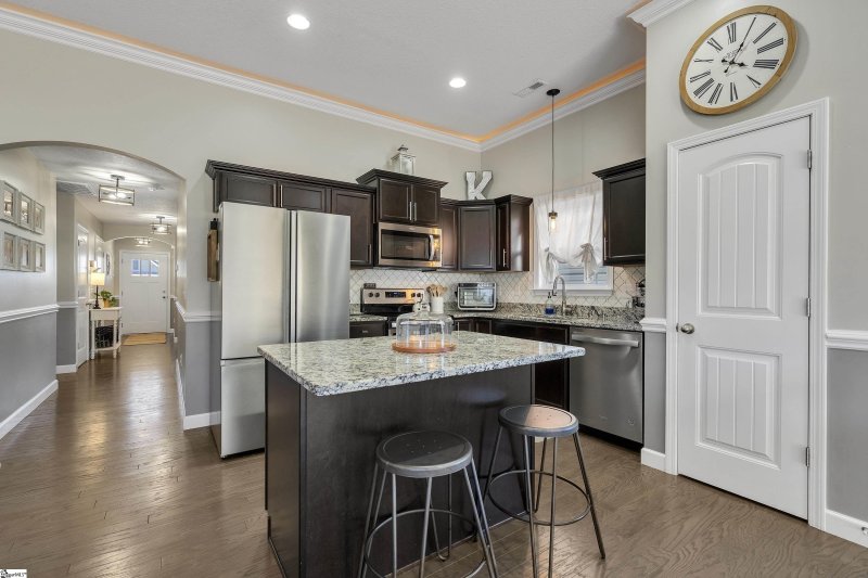 Property image 3 at 202 Devonfield Drive, Greer, SC 29651