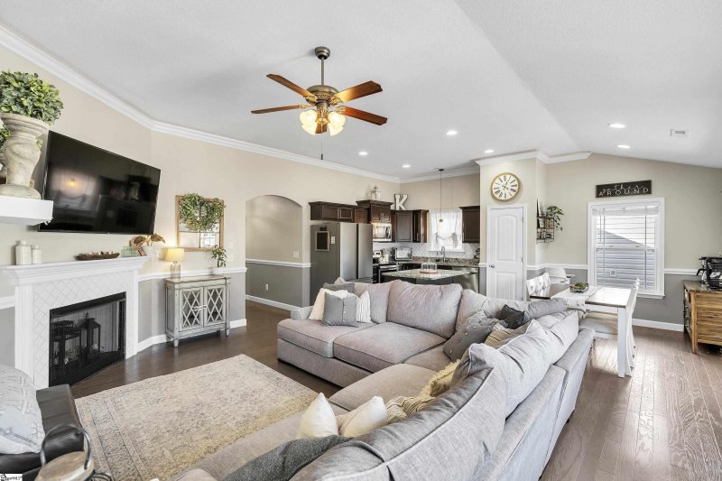 Property image 4 at 202 Devonfield Drive, Greer, SC 29651