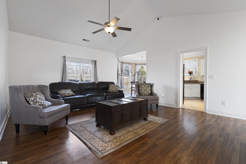 Property image 4 at 106 Lepore Lane, Greenville, SC 29611-2056