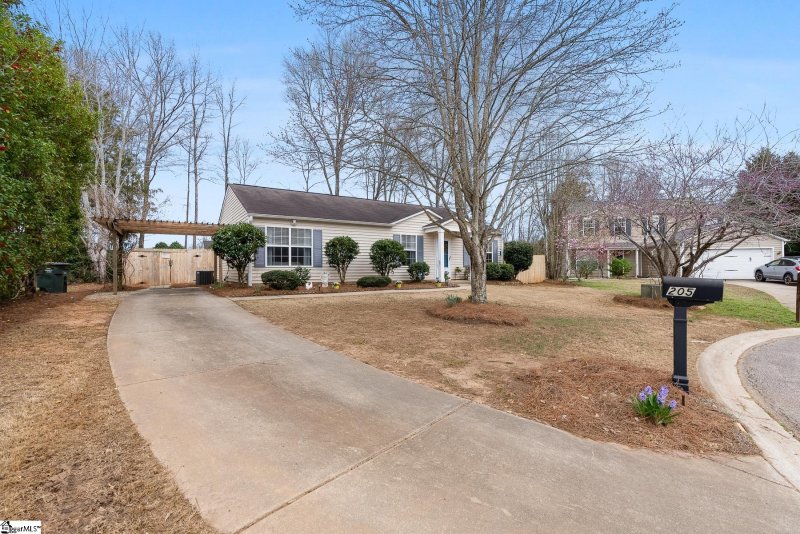 Property image 3 at 205 Barnyard Way, Simpsonville, SC 29681