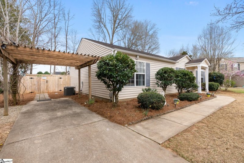 Property image 4 at 205 Barnyard Way, Simpsonville, SC 29681