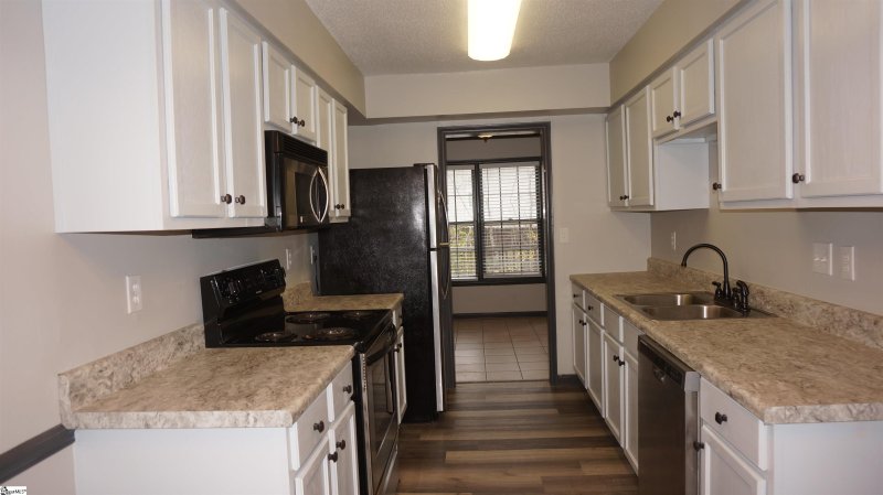 Property image 2 at 504 Wentworth Street, Mauldin, SC 29662