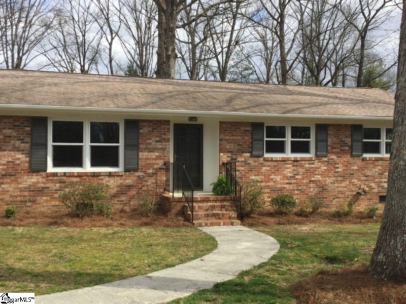 Property image 2 at 111 Bedford Drive, Taylors, SC 29687